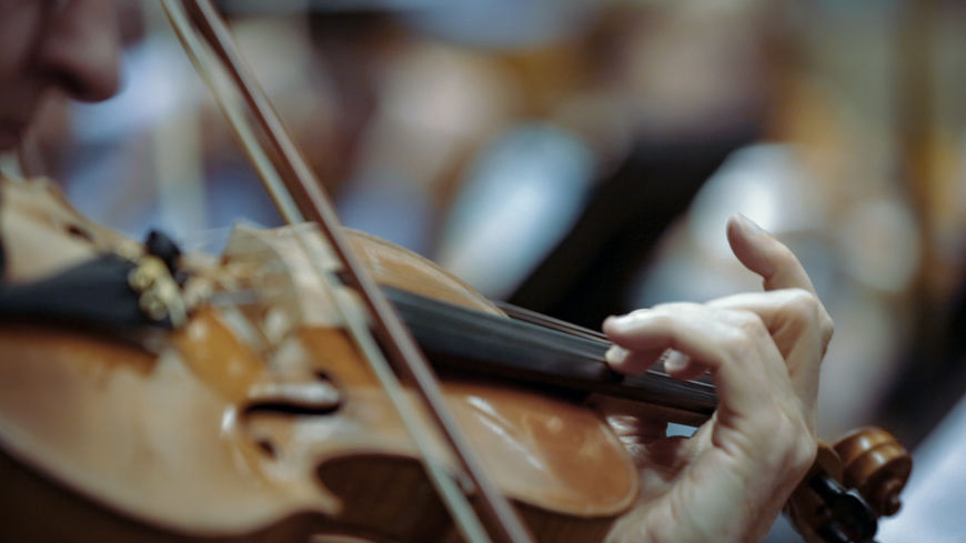 IMAGE: BTS - Orchestra violin